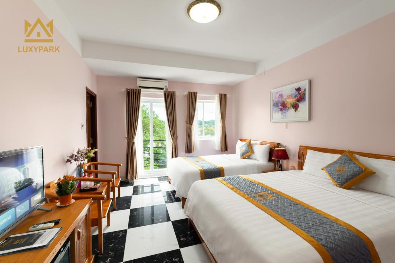Luxy Park Hotel - Phu Quoc Centre Exteriör bild
