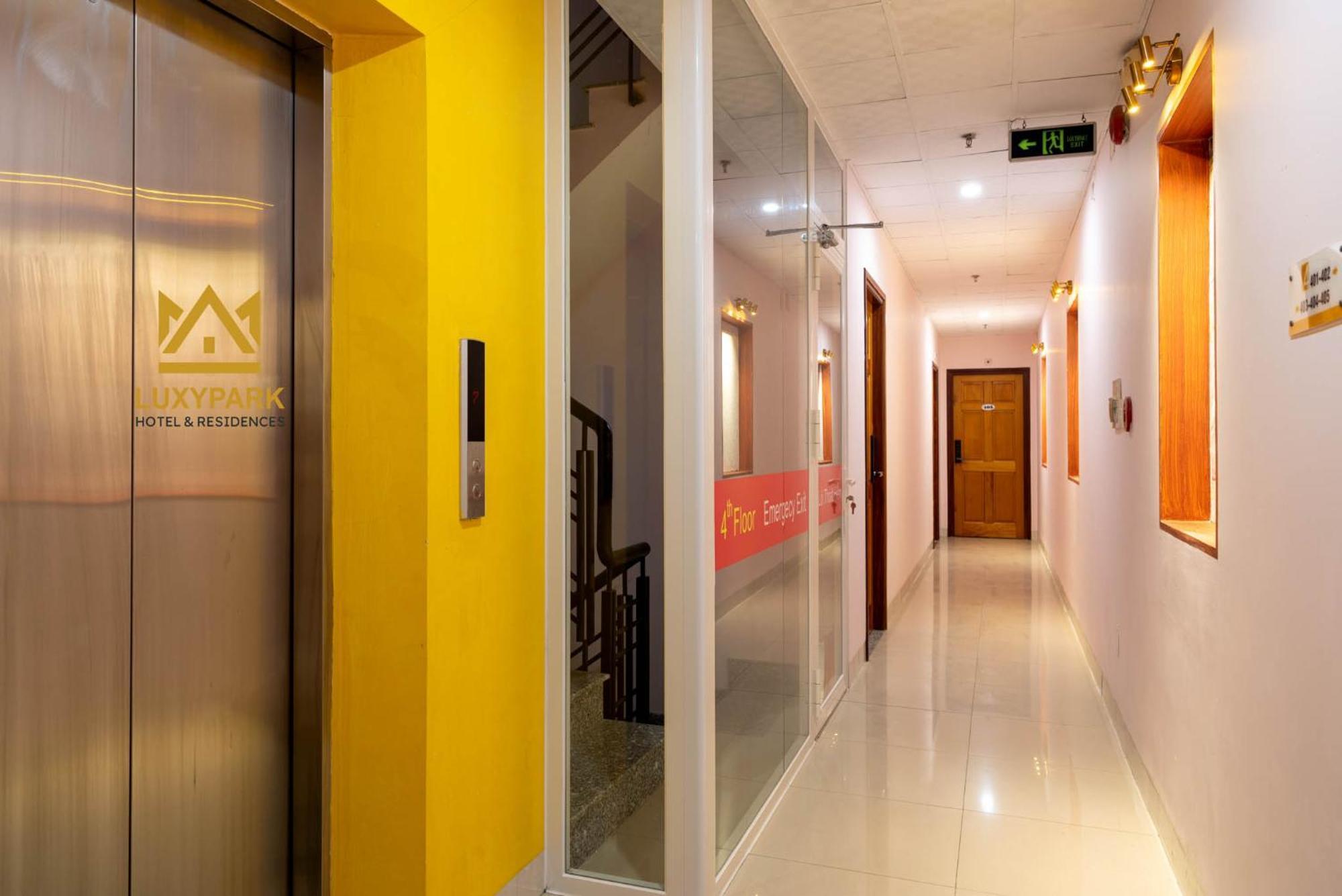 Luxy Park Hotel - Phu Quoc Centre Exteriör bild