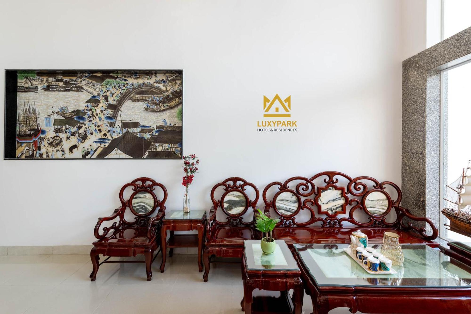 Luxy Park Hotel - Phu Quoc Centre Exteriör bild