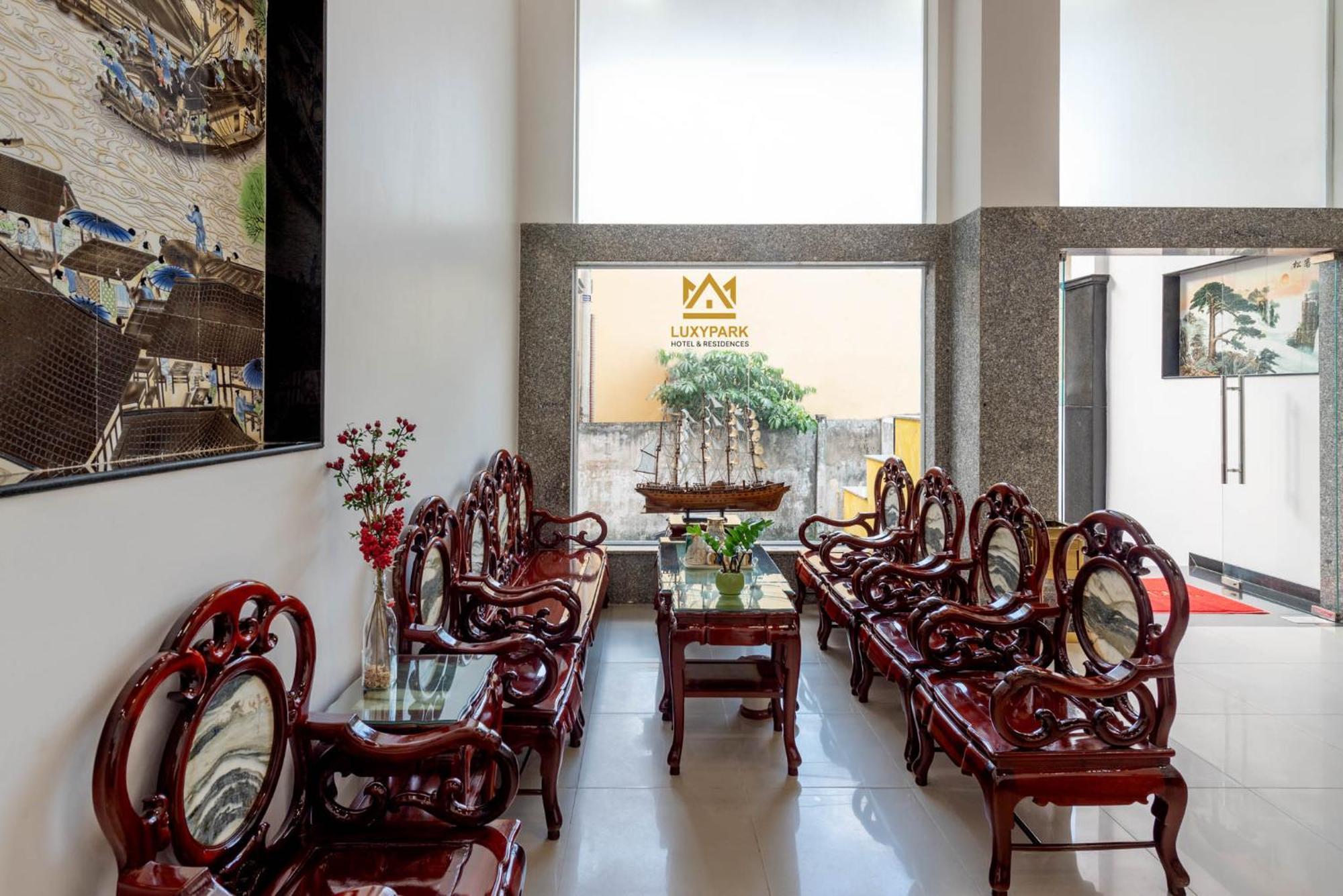 Luxy Park Hotel - Phu Quoc Centre Exteriör bild
